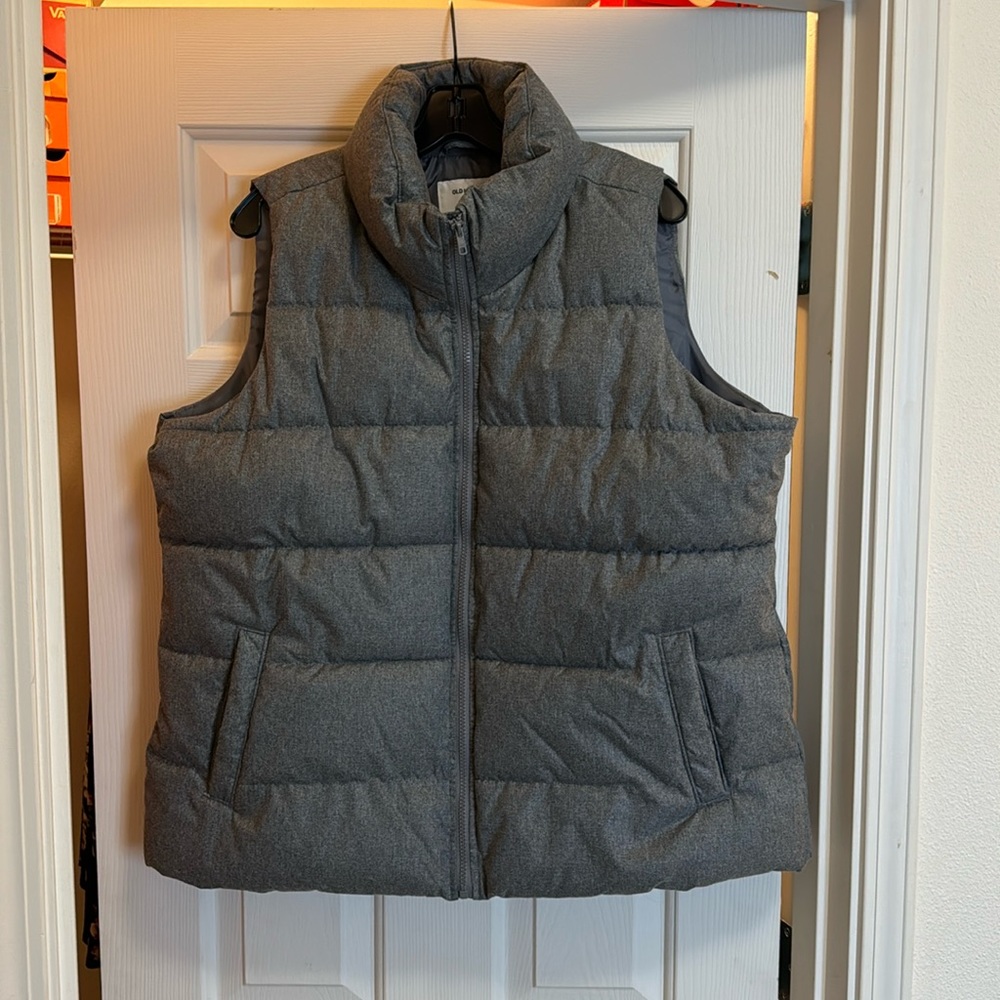 Women’s Puffer Vest Old Navy